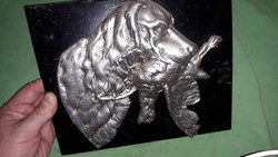 Old cast aluminum relief on wooden panel hunting scene in the mouth of a hunting dog with a bird 20x25cm wall picture