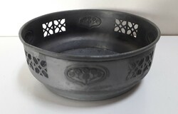 Small metal bowl with w&g branding
