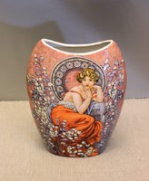 Mucha's Vase (1771)