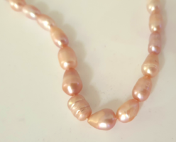 Old pink pearl necklace