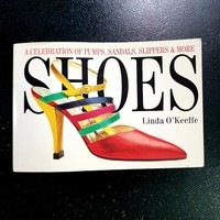 Linda o'keeffe: shoes pocket book in English