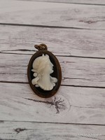 Old cameo pendant and brooch in one