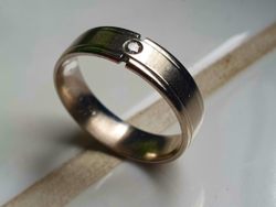 Women's 14k diamond ring
