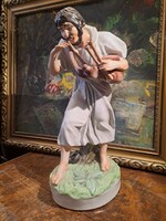 Original Zsolnay porcelain painted by István Dudás in Moldova