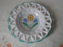 Habán ceramic wall plate with an openwork edge