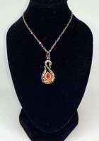 Filigrán vörös kristályos Hattyú medálos nyaklánc 264