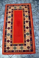 Gyönyörű régi közepes szőnyeg