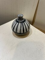 Lapid izraeli vintage kerámia váza, 7 x 7 cm-es. 4621