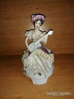 Csipke ruhás porcelán hölgy - 24 cm (sz)