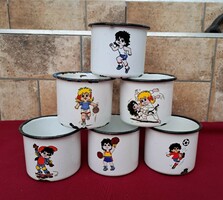 Bonyhádi Retro zománcos figurás  sportoló  gördeszkás focis bögre  karatézó karatés  nosztalgia