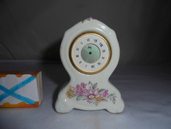 Kis porcelán asztali óra
