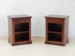 Éjjeliszekrény, polcos ( J - 17 )