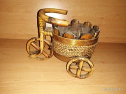 Szép rattan / bambusz tricikli alakú dísz italtartó vagy kaspó (26/d)