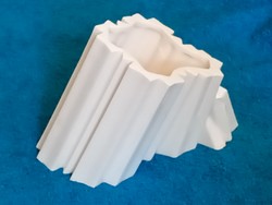Porcelán Világhy Árpád iparművész bordás cigarettatartó - nem gyártják többé !