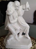 Herendi fehér "Mulatozók" Lux Elek szignóval és ritka komplett fenék jelzéssel !