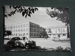 Képeslap,Orosháza tanácsháza,GAZ M20 Pobeda autó látkép,részlet, 1964-