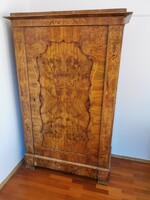 Biedermeier stílusú polcos ruhásszekrény XIX. Század közele