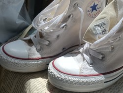 Eredeti magasConverse fehér magas talpú extra erős  hibatlan  cipő Vietnam ,2szellőző lyuk/db,