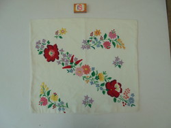 Kalocsai hímzett díszpárna