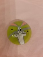 Tapsi Hapsi - looney tunes - szürke rajzfilm nyúl - gumi felfűzhető medál (féle)