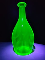 Gyönyörű, nagy, uránium üveg kiöntő decanter uránüveg