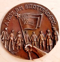 Várhelyi György bronz emlék plakett  A KISZ BM BIZOTTSÁGÁTÓL  1919 - 1957
