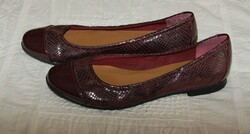 Clarks bordó szinü, lakk és kigyóbőr utánzatú kényelmi balerina  cipő UK 6.5, EU 40