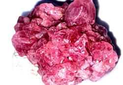Spinel   kristály műanyag tartódobozban , nyers ásvány   -   - akár ékszerkészítéshez