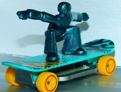 Hot Wheels -- Skate Grom -- új,hibátlan gördeszkás figura !