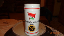 XVI . Csertetői  Emlék túra  1982  /  Hollóházi porcelán /, Mecseki bányász Emlékkorsó ,  KISZ  ,