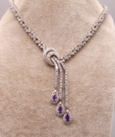 Elegant silver collier with zirconia stones. New