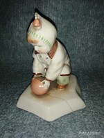 Zsolnay Sinkó féle porcelán labdázó kisgyermek figura