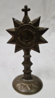 Antik réz emléktárgy EUCHARISTIA BUDAPEST 1938 felirattal  16 g. súlyú 10,5 cm. magas