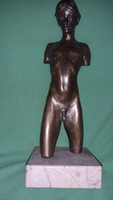 Antik GYÖNYÖRŰ tömör BRONZ férfi akt TORZÓ szobor márvány talpazaton 30 cm a képek szerint