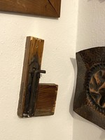 ANTIK 100 ÉVES VAS RETESZ ZÁRSZERKEZET EREDETI VASTAG FA LAPON INSTALLÁLVA