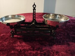 Antique scale with weights in very good condition /smaller size/