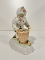 Zsolnay rőzsét gyűjtő fiú / gyermek porcelán figura hibátlan állapotban 017