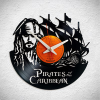 Karibtenger kalózai – bakelit falióra