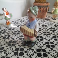Bodrogkeresztúri Harmonikás fiú figura