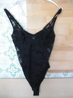 Fekete csipkés alakformáló LISCA body 80 B