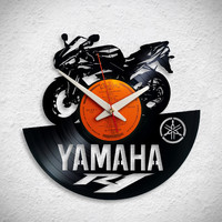 Yamaha R1 – bakelit falióra