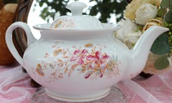 Porcelán kanna
