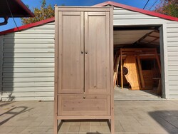 Eladó egy 1 fiókos , polcos és akasztós Ikeas fenyő szekrény  Bútor szép, újszerű állapotú.