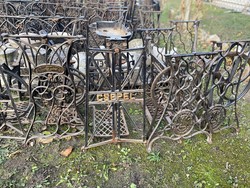 Varrógép lábak öntvény hibátlan.15.000.- ft./darab.