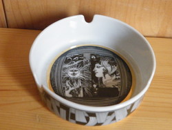 Szász Endre - részlet a Napfény című alkotásából Hollóházi jelzett porcelán hamutál -