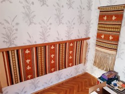 Retro színes madaras falvédő, faliszőnyeg 2 db