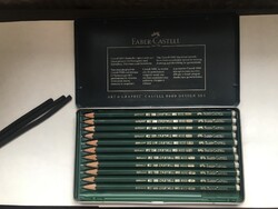 11db Faber Castell Ceruza Fém Dobozban  !!! 8B-2H Sorozat !!! + 3db Szén Ceruza !!!