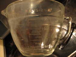 Retro kb. 2 l-es üveg keverő, mérőtál Anchor Hocking Fire King USA