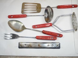Old retro kitchen utensils set, set with wall hanger - close-up ko-b