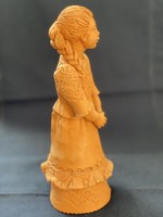 Illár Erzsébet terrakotta szobor, figura